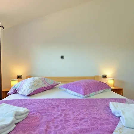Ferienwohnung Fuer 5 Personen Ca 52 Qm In Sijana, Istrien Istrische Riviera Apartment