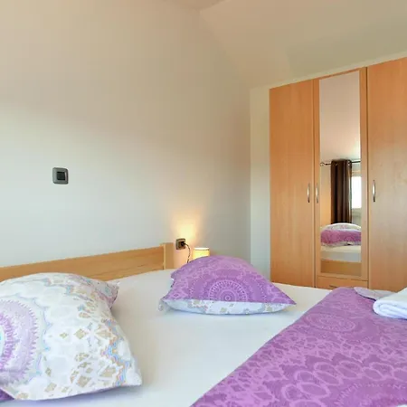 Ferienwohnung Fuer 5 Personen Ca 52 Qm In Sijana, Istrien Istrische Riviera *