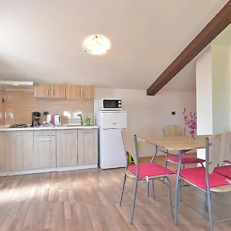 Ferienwohnung Fuer 5 Personen Ca 52 Qm In Sijana, Istrien Istrische Riviera * Pula